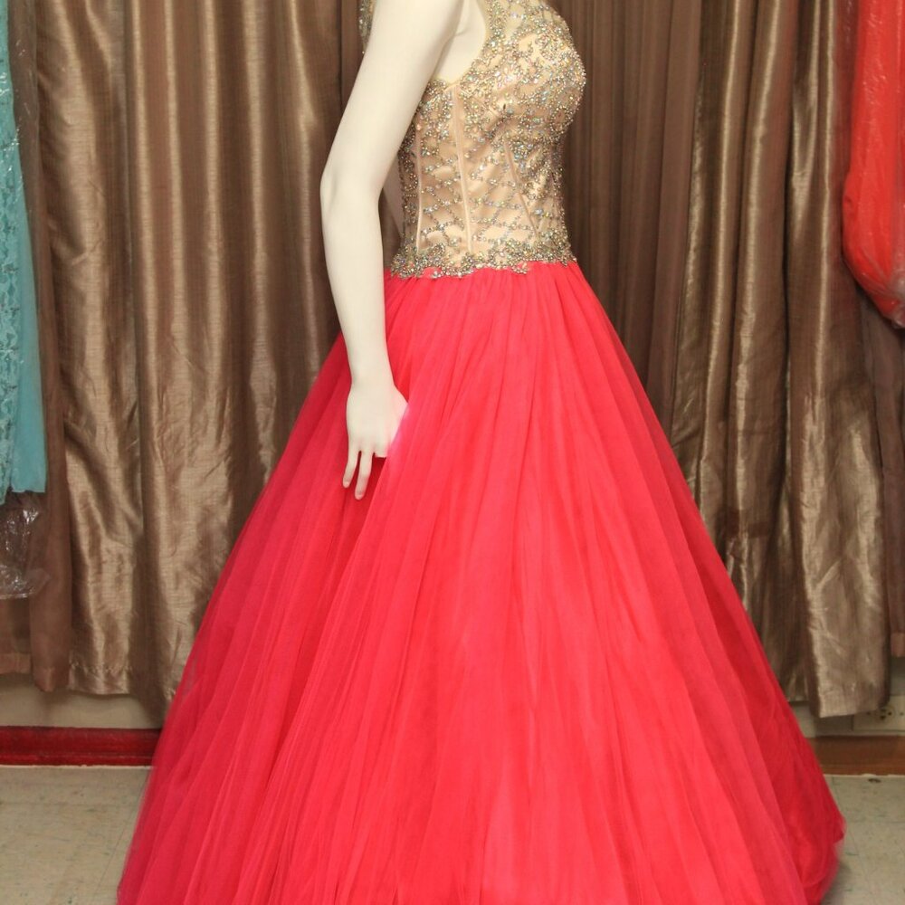Dress - Picture 9 of 9